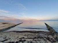 Buhnen in der Abendstimmung